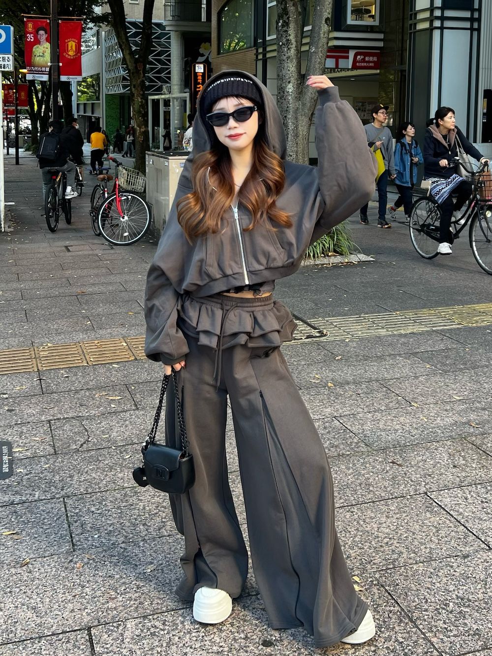 モデル:158cm(着用サイズ:FREE 着用カラー:C-GRY)