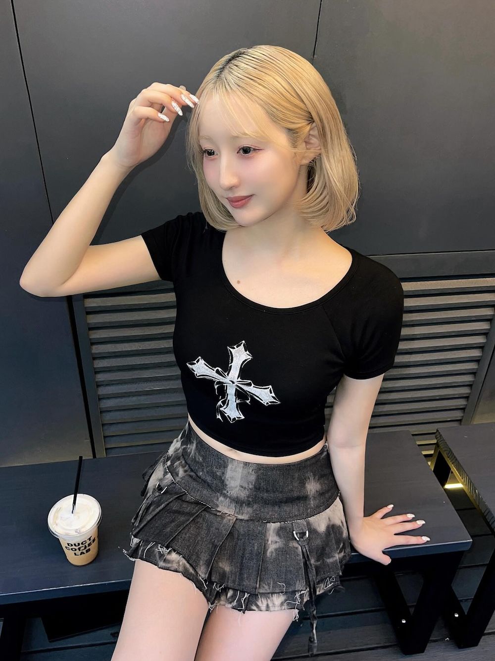 モデル:155cm(着用サイズ:FREE 着用カラー:BLK)