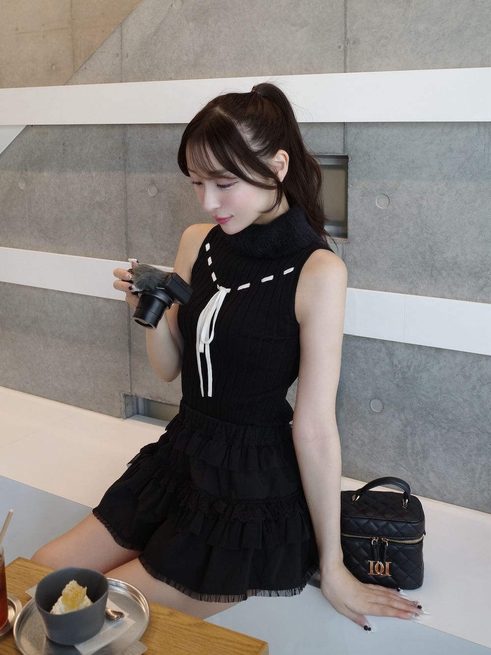 モデル:156cm(着用サイズ:FREE 着用カラー:BLK)