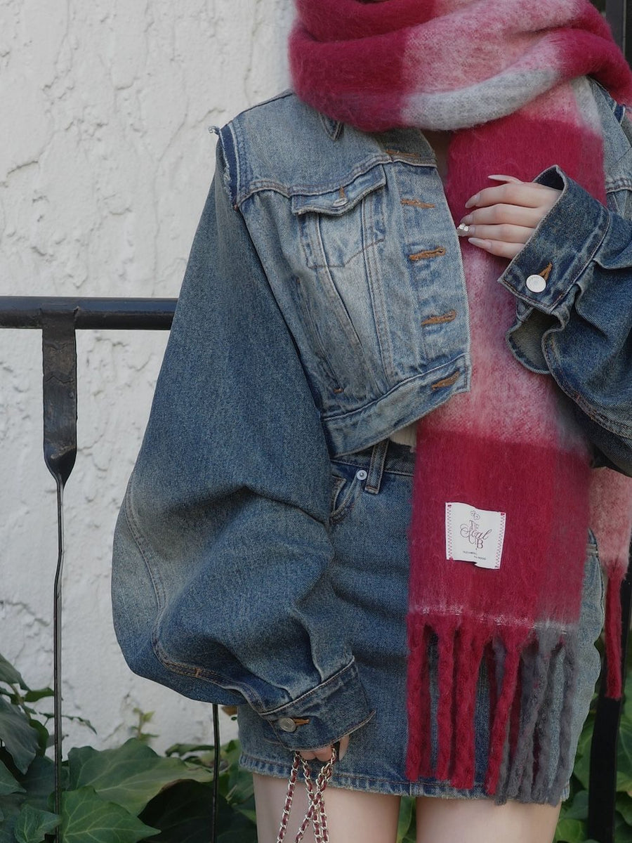 モデル:158cm(着用サイズ:FREE 着用カラー:BLU)