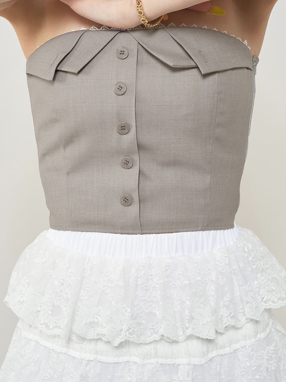 モデル:165cm(着用サイズ:FREE 着用カラー:GRY)