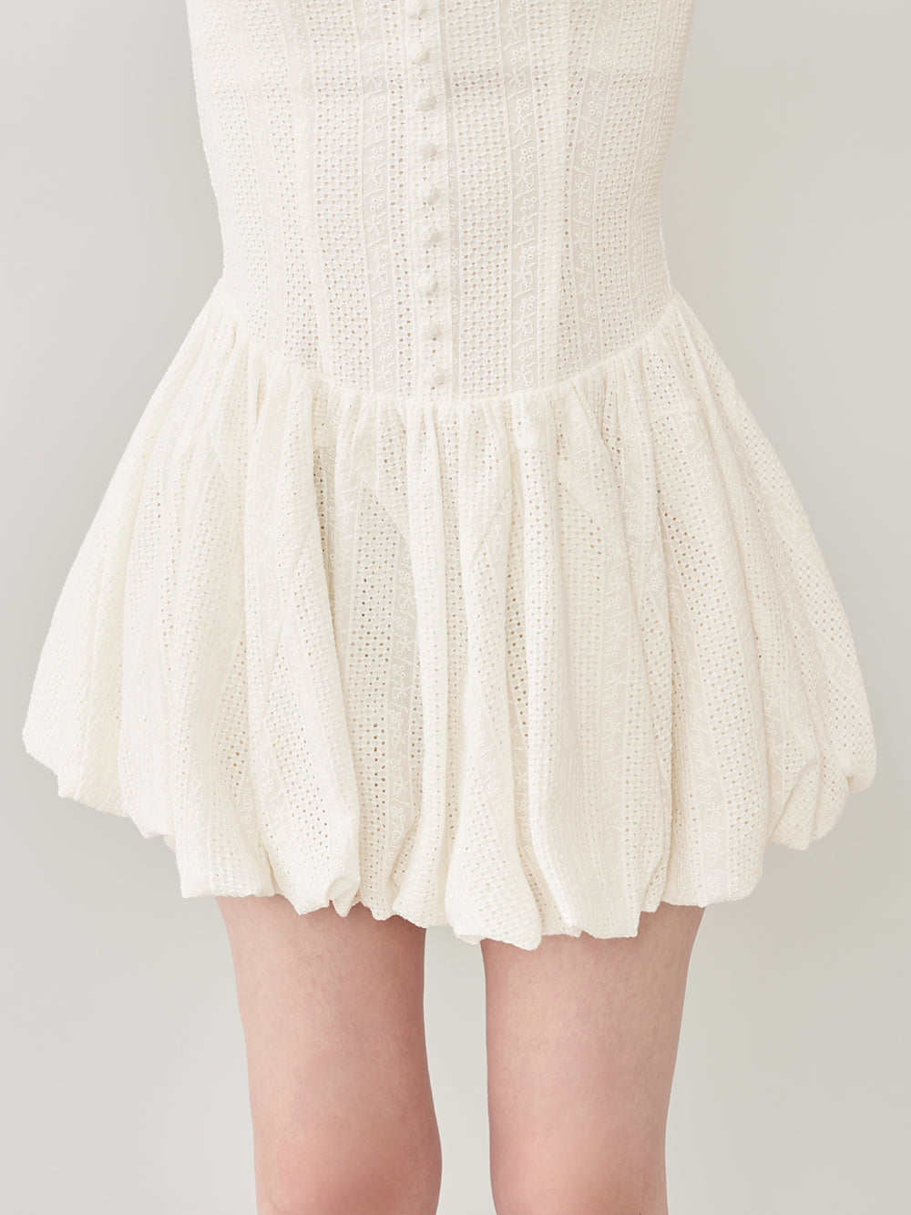 モデル:165cm(着用サイズ:FREE 着用カラー:WHT)