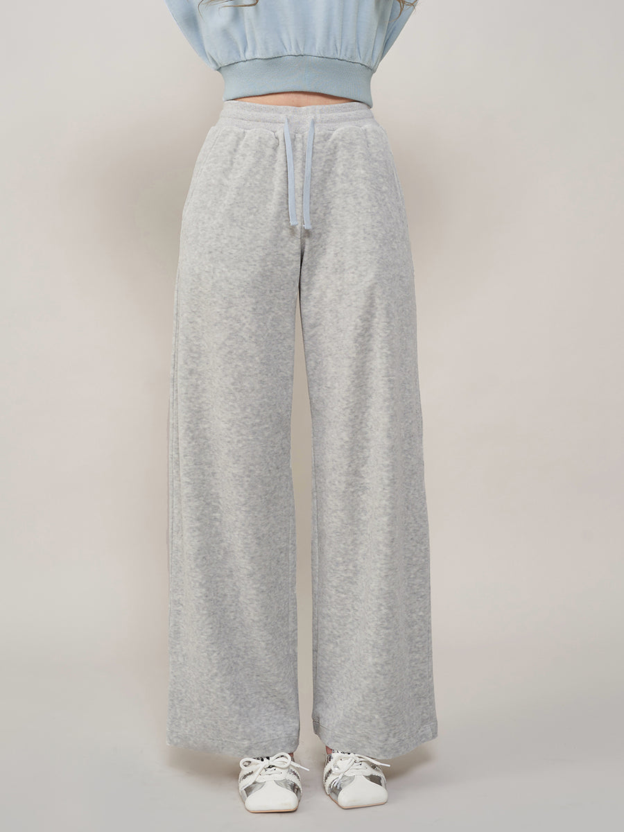 モデル:165cm(着用サイズ:FREE 着用カラー:GRY)