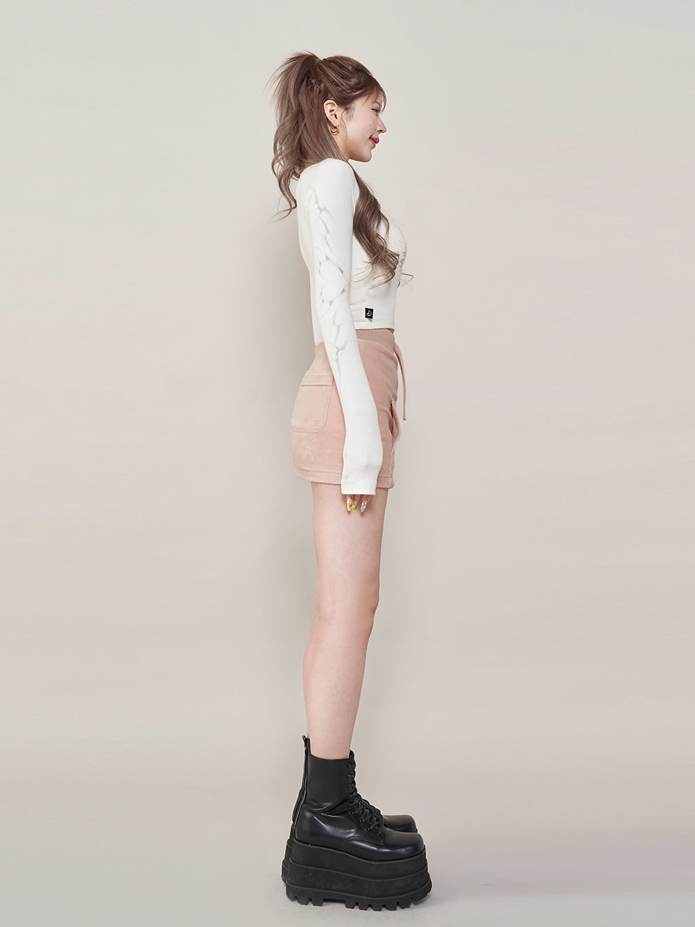 モデル:165cm(着用サイズ:FREE 着用カラー:PNK)