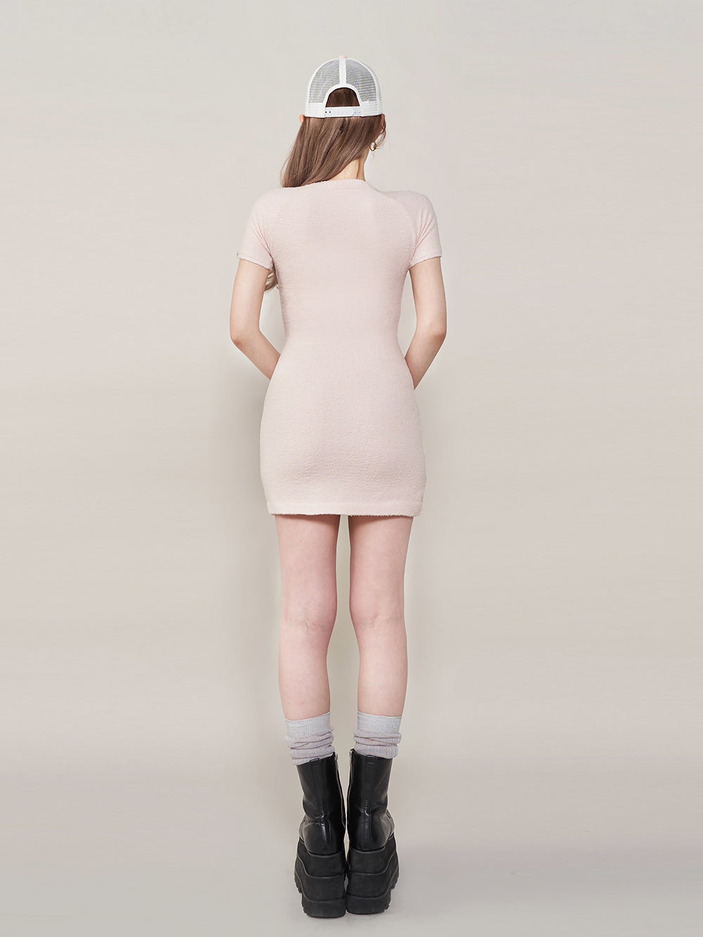 モデル:165cm(着用サイズ:FREE 着用カラー:PNK)