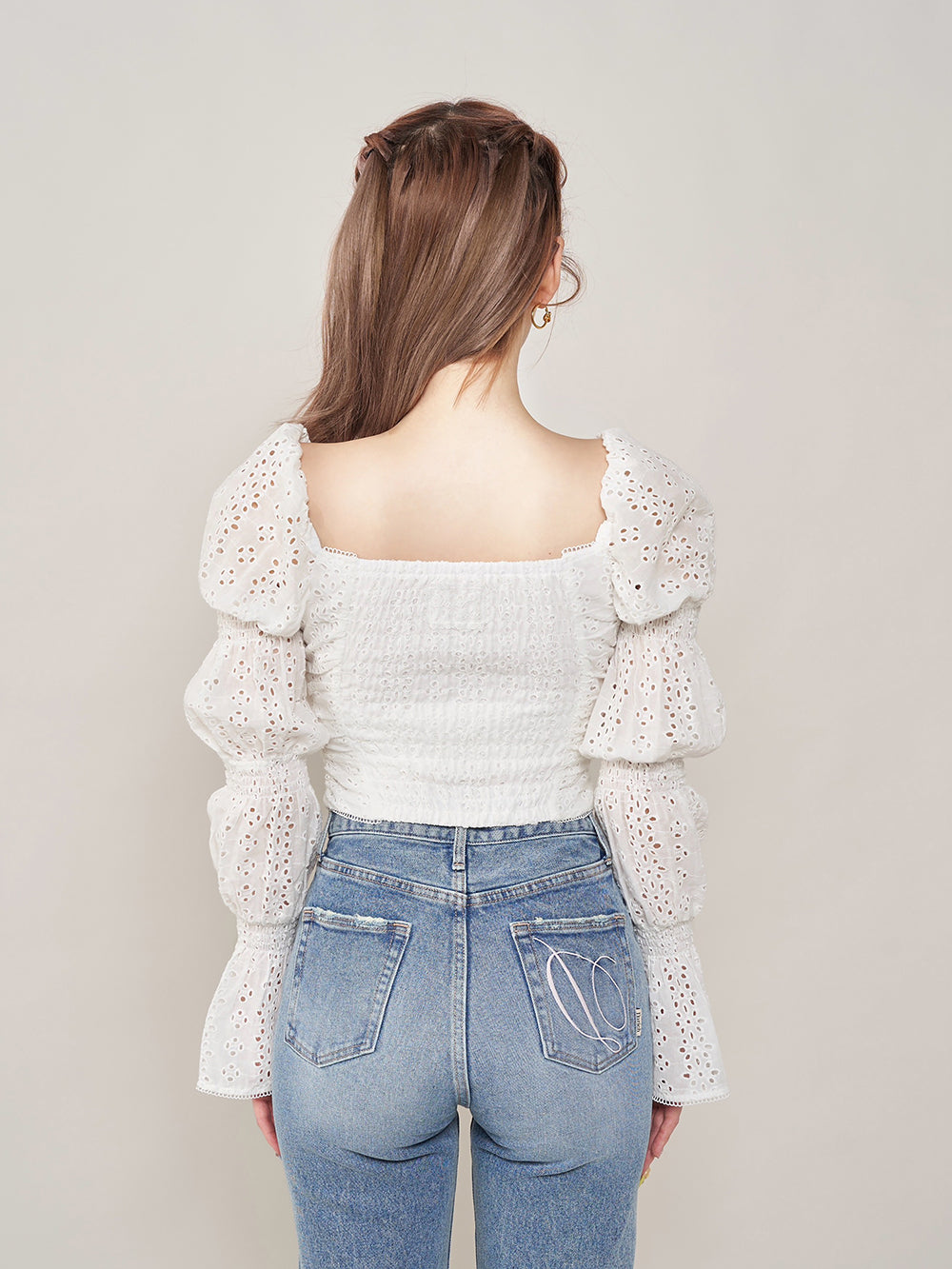 モデル:165cm(着用サイズ:FREE 着用カラー:WHT)