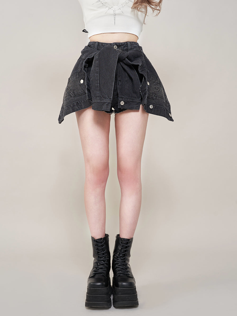 モデル:165cm(着用サイズ:M 着用カラー:BLK)