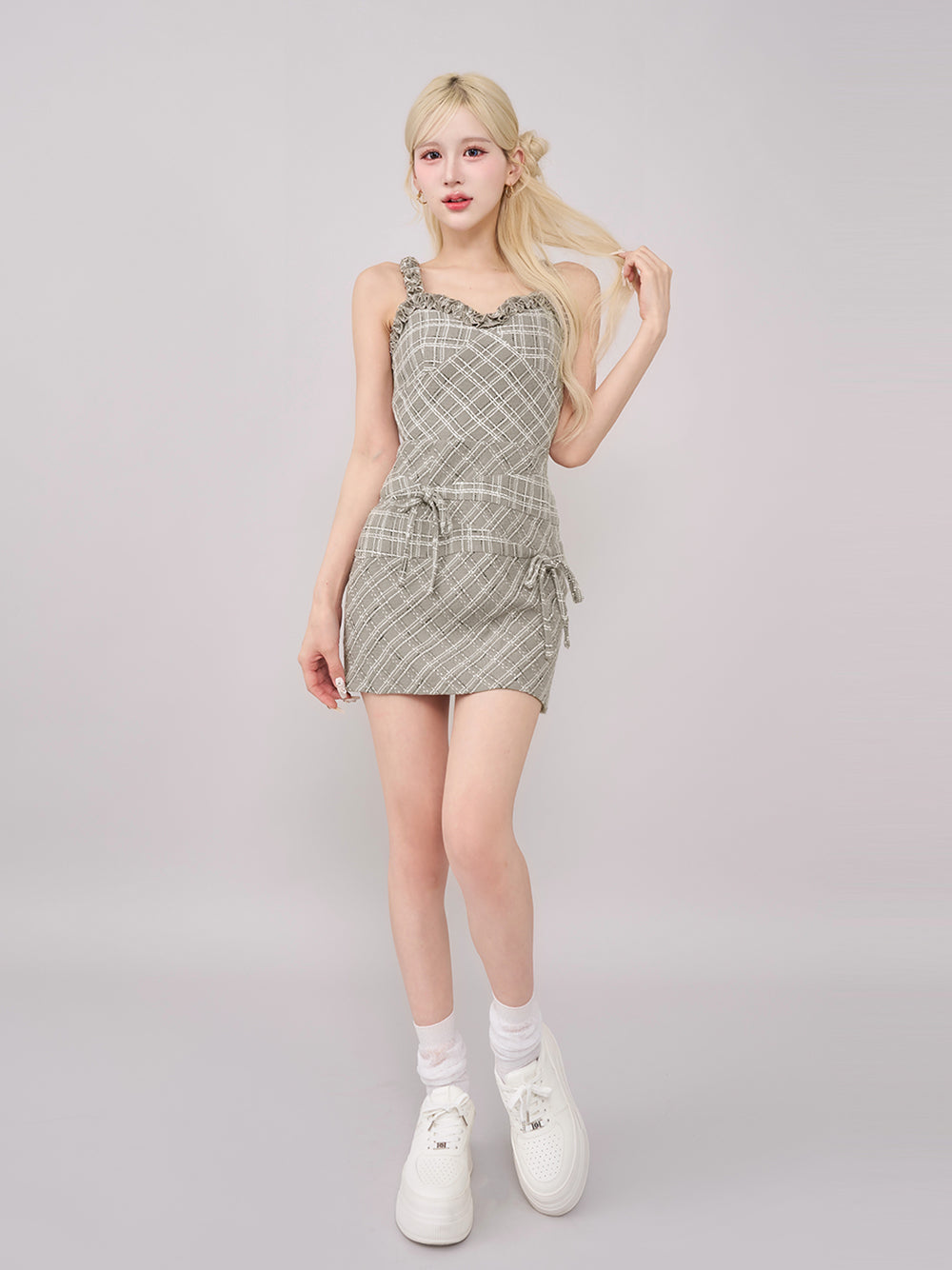 モデル:165cm(着用サイズ:FREE 着用カラー:GRY)