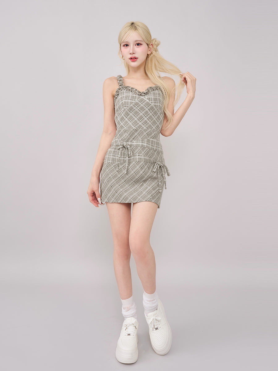 モデル:165cm(着用サイズ:FREE 着用カラー:GRY)