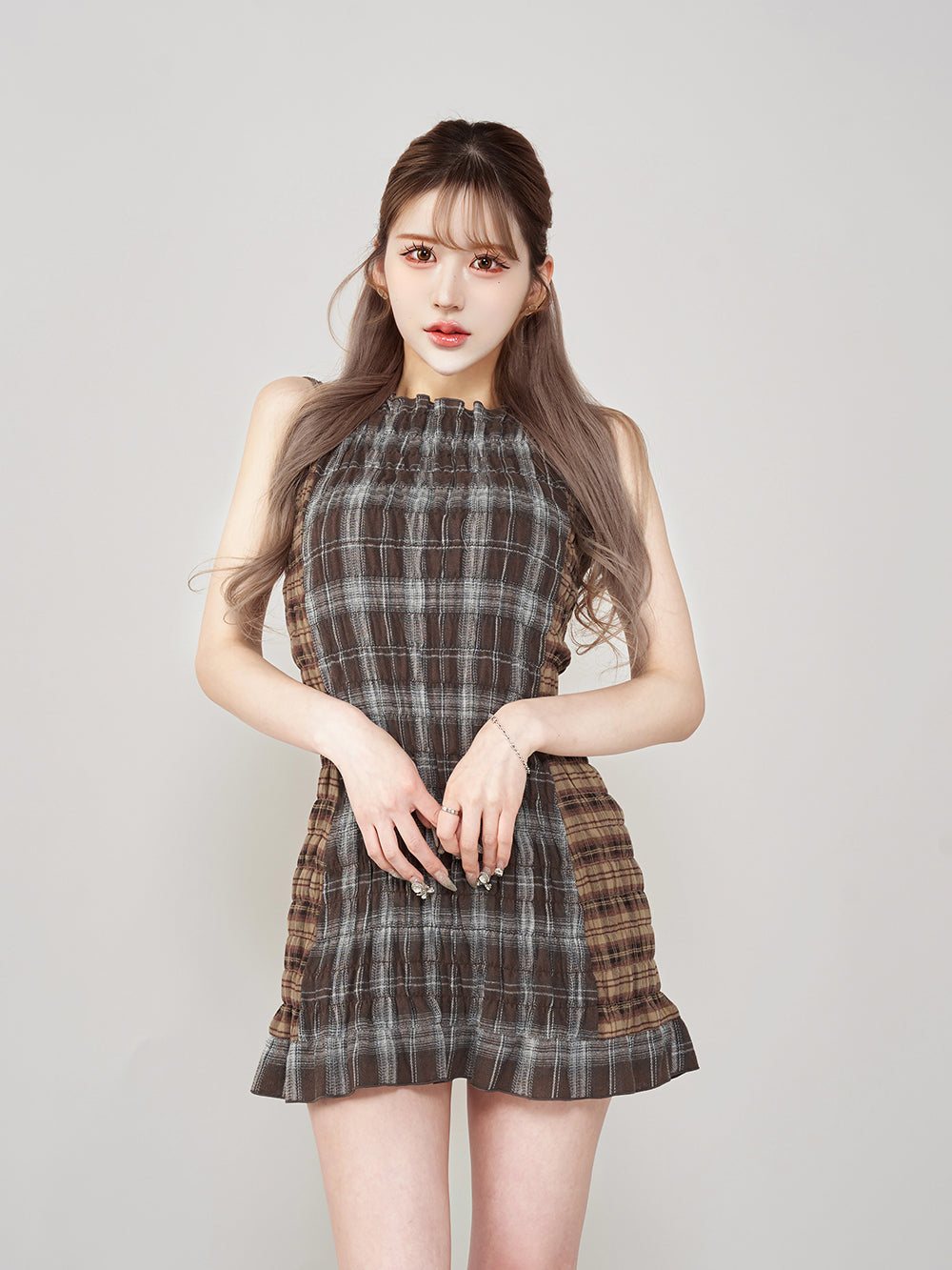 モデル:165cm(着用サイズ:FREE 着用カラー:BRN)