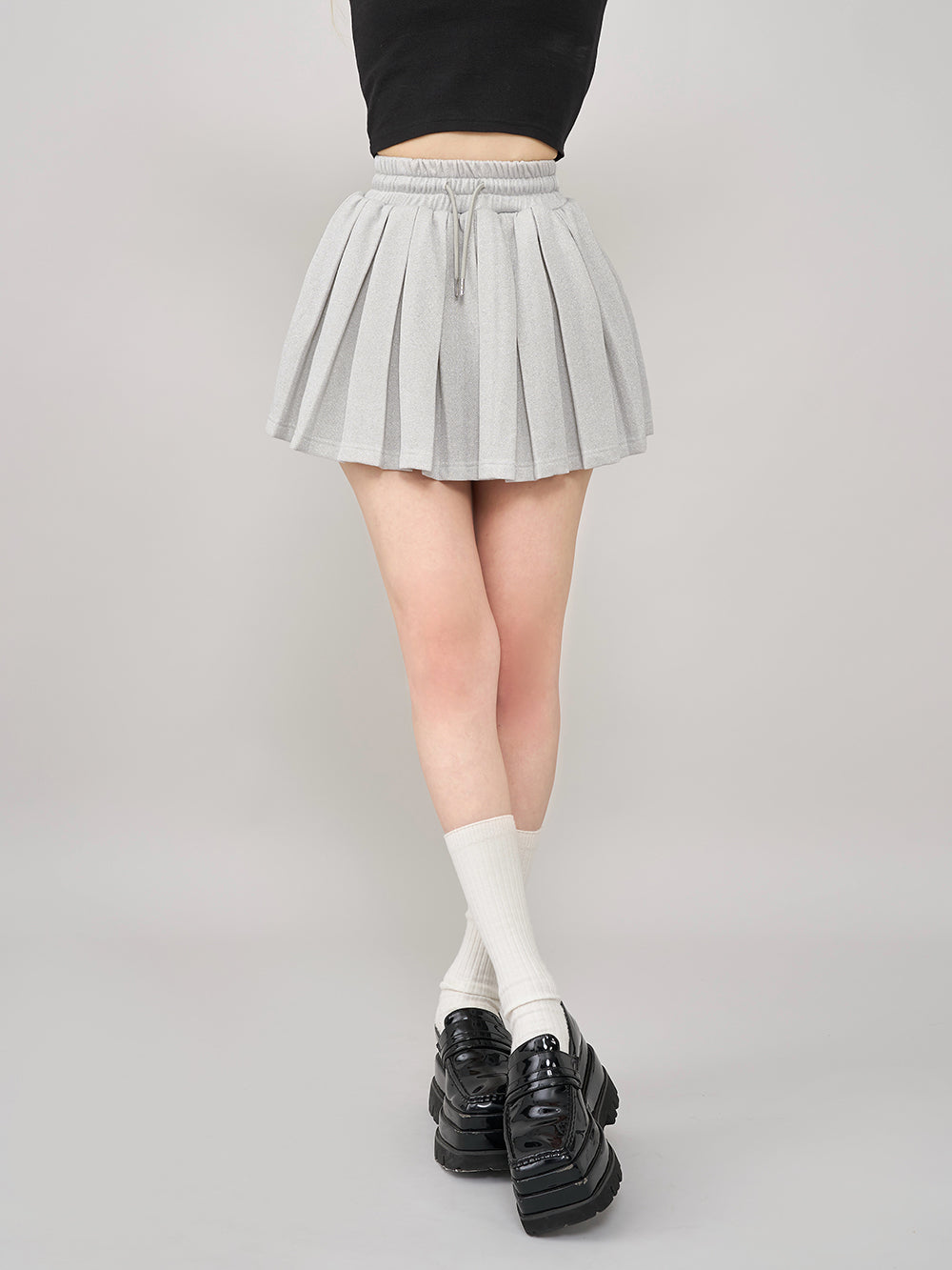 モデル:165cm(着用サイズ:FREE 着用カラー:WHT)