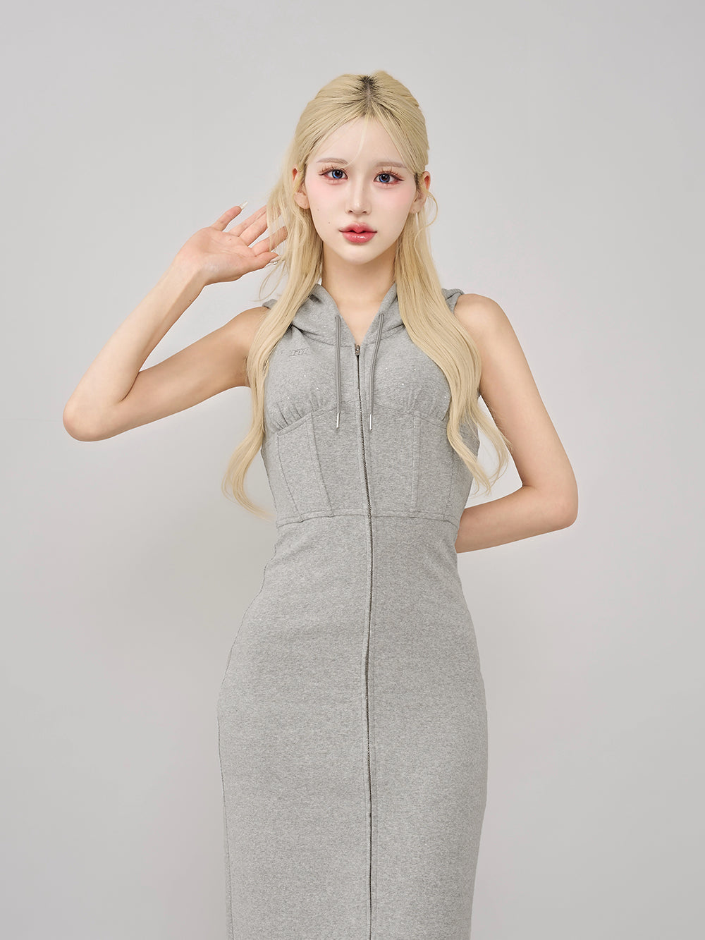 モデル:165cm(着用サイズ:FREE 着用カラー:GRY)