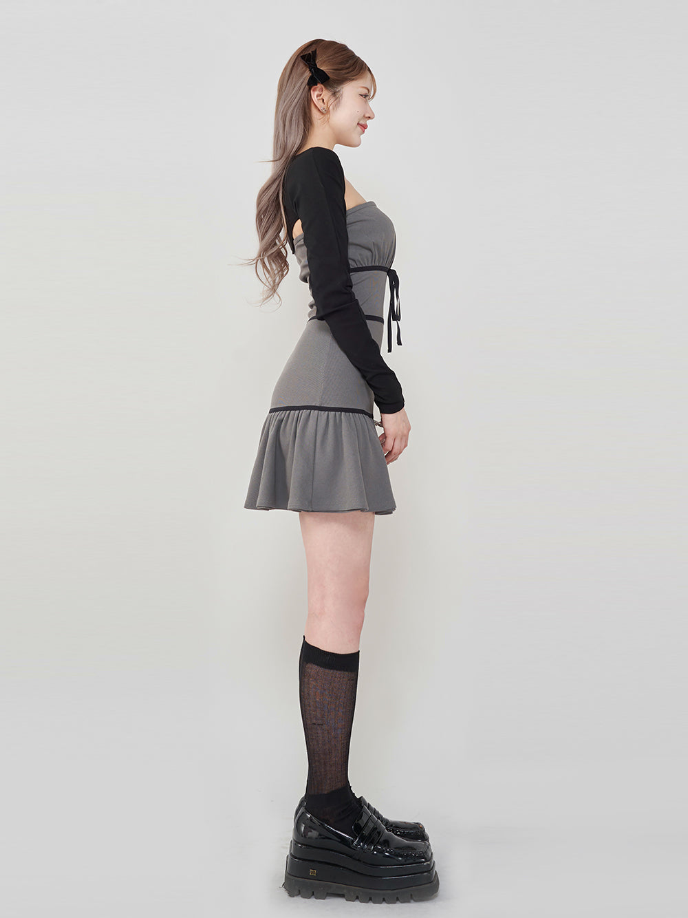 モデル:165cm(着用サイズ:FREE 着用カラー:GRY)