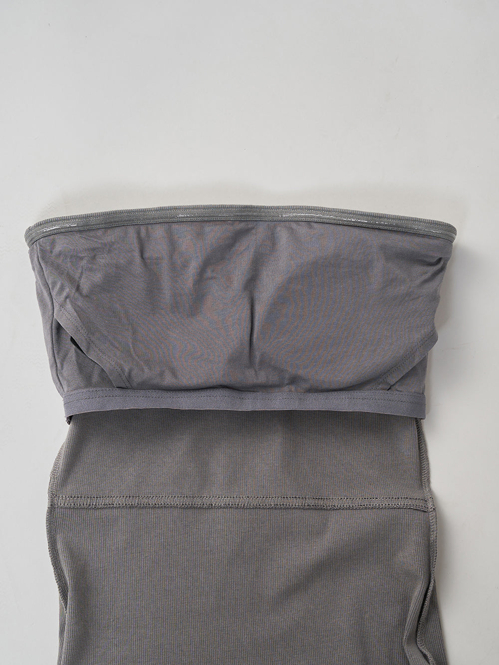 モデル:165cm(着用サイズ:FREE 着用カラー:GRY)
