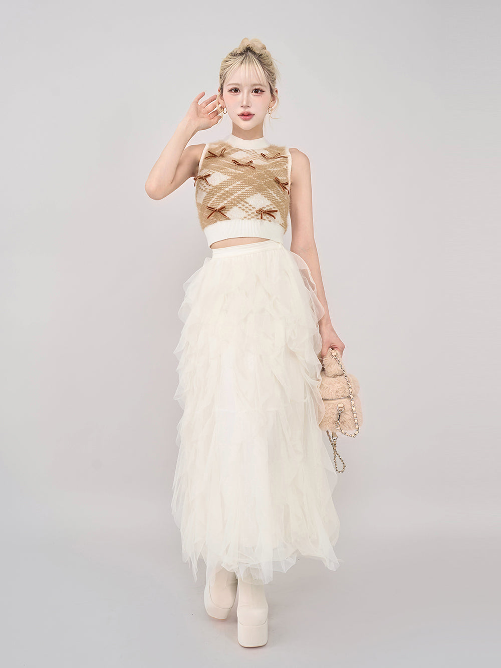 モデル:165cm(着用サイズ:FREE 着用カラー:WHT)