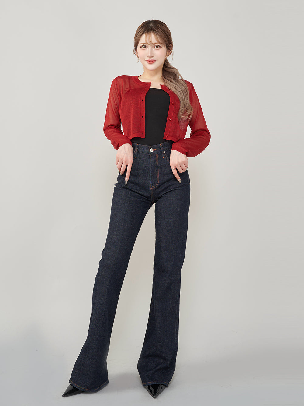 モデル:165cm(着用サイズ:FREE 着用カラー:RED)