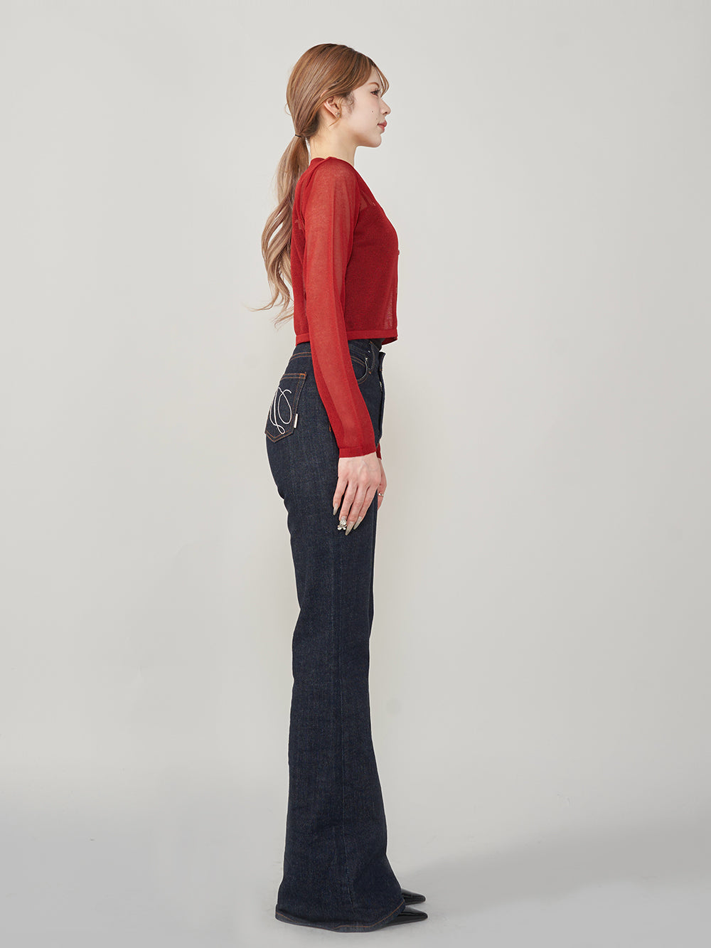 モデル:165cm(着用サイズ:FREE 着用カラー:RED)