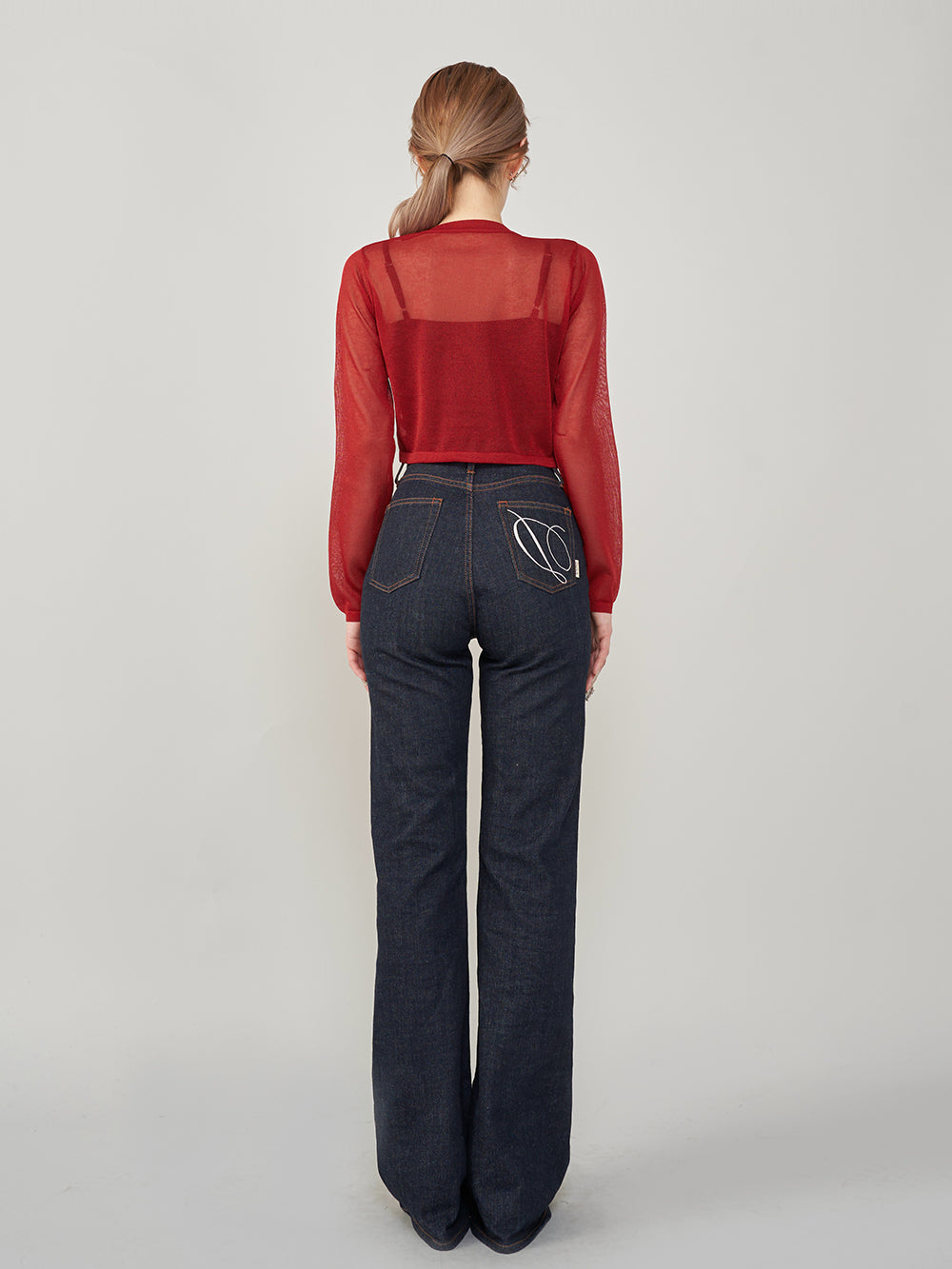モデル:165cm(着用サイズ:FREE 着用カラー:RED)