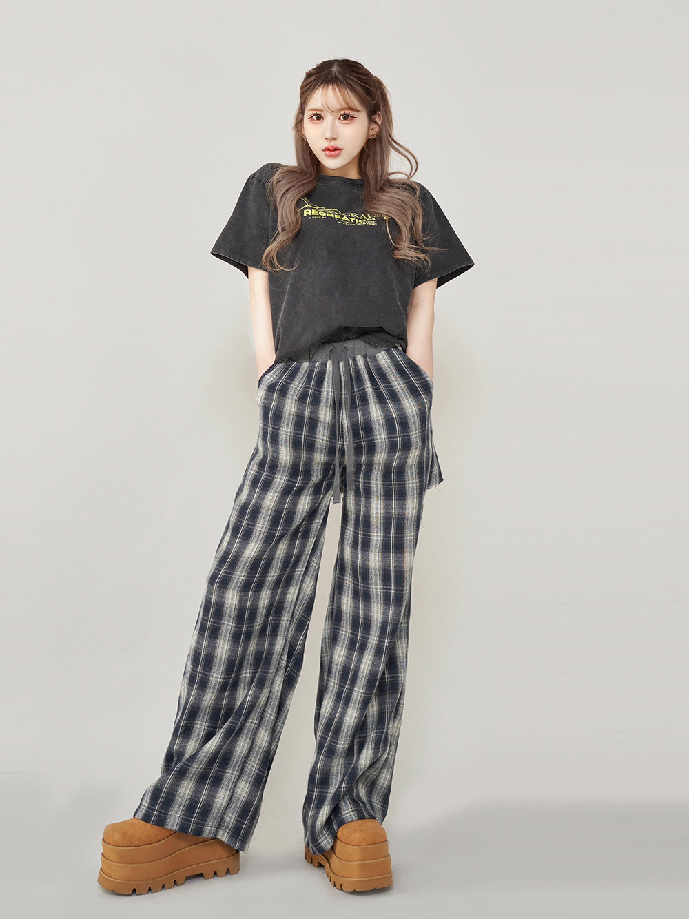 モデル:165cm(着用サイズ:FREE 着用カラー:C-GRY)