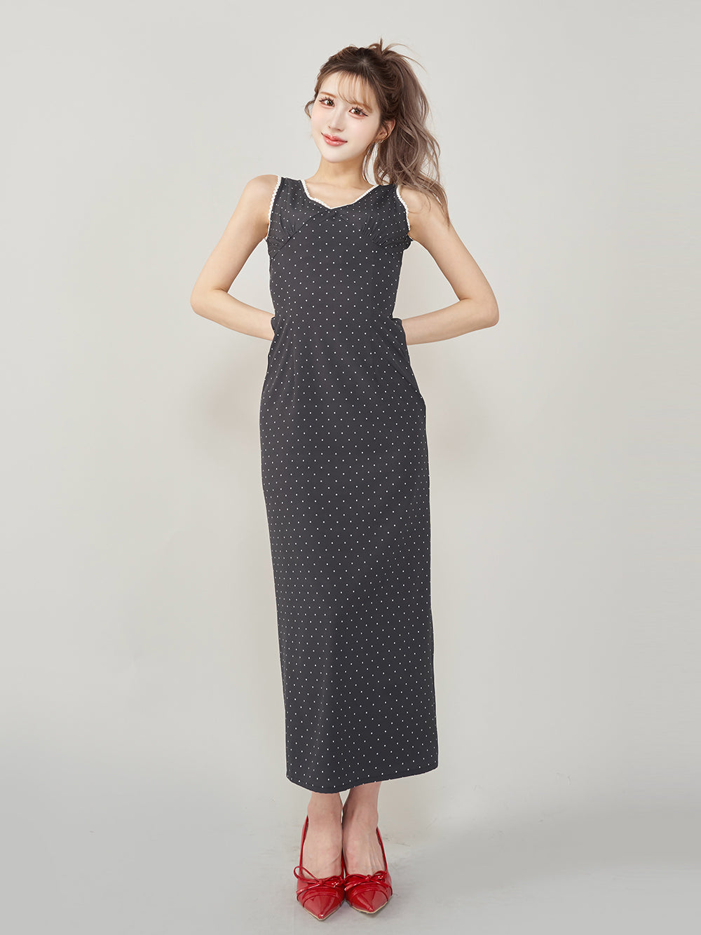 モデル:165cm(着用サイズ:FREE 着用カラー:BLK)