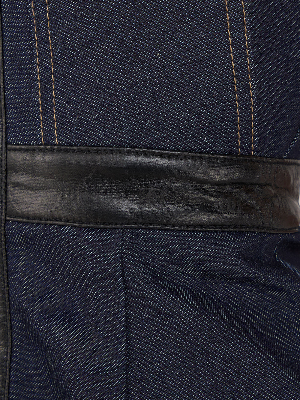 モデル:165cm(着用サイズ:FREE 着用カラー:IND)