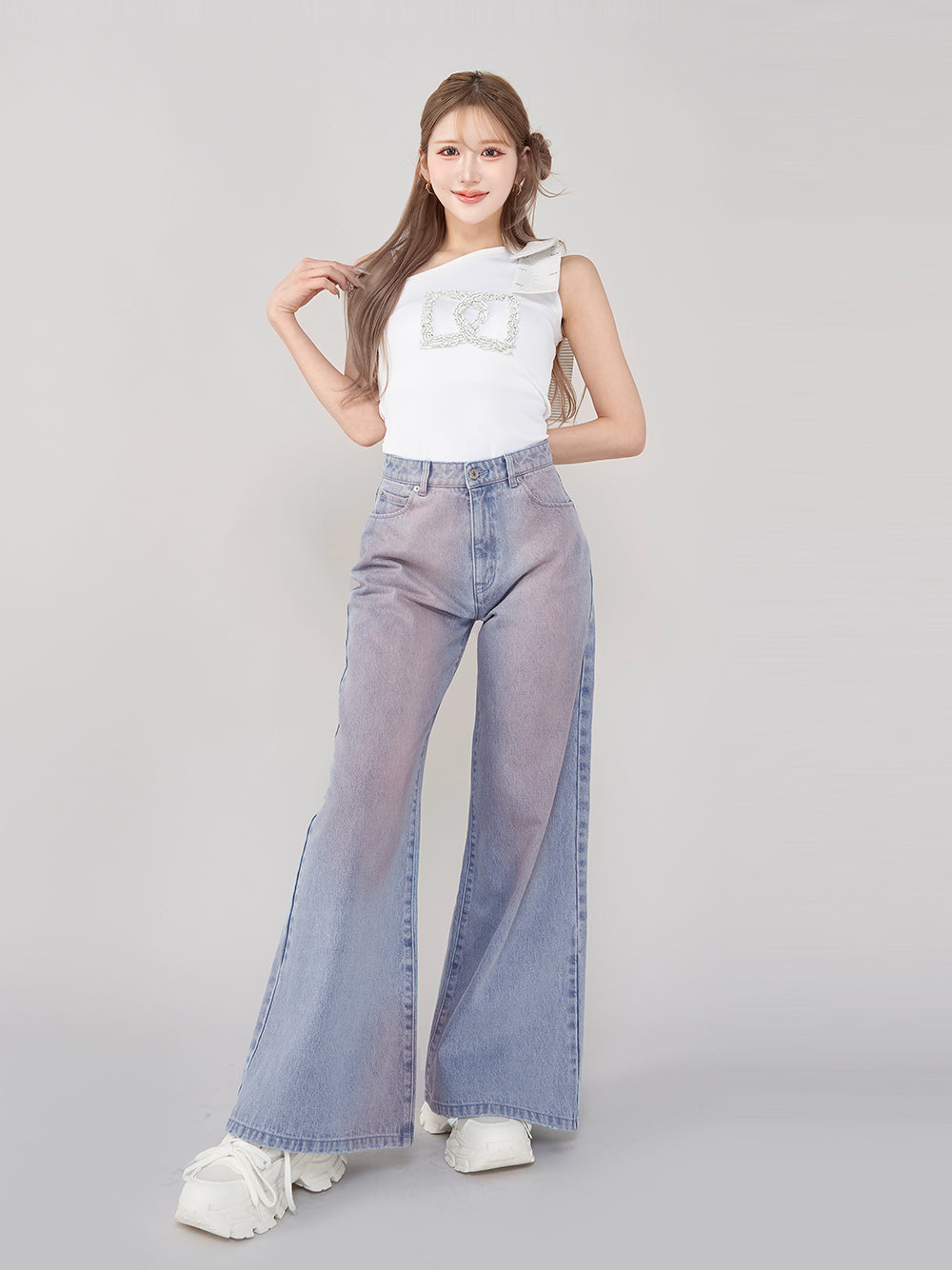 モデル:165cm(着用サイズ:S 着用カラー:I-BLU)