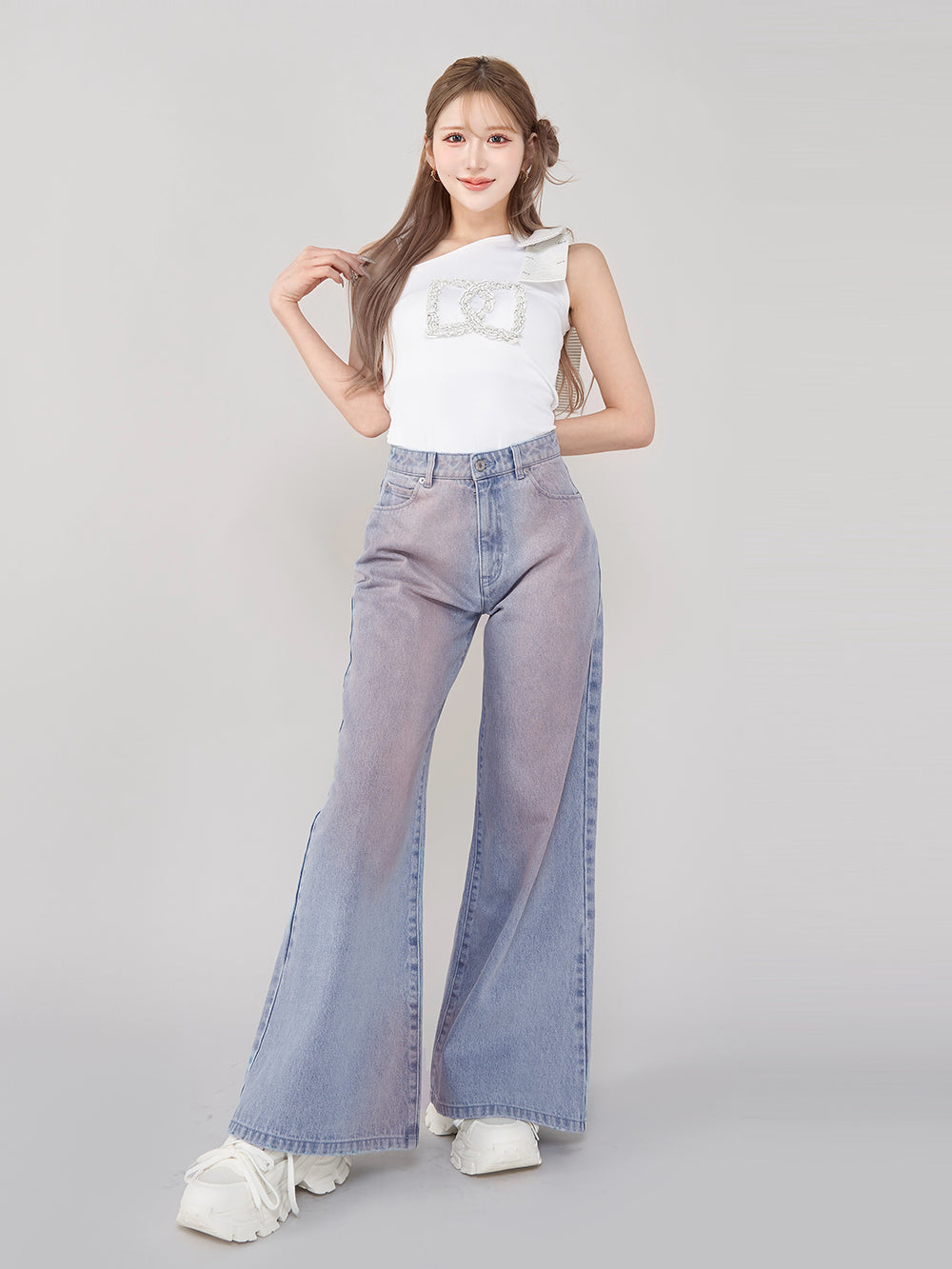 モデル:165cm(着用サイズ:L 着用カラー:WHT)