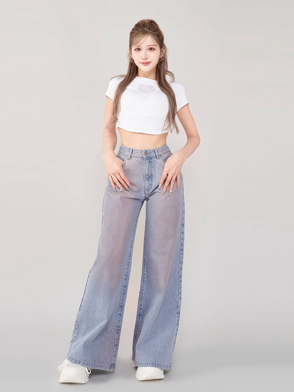 モデル:165cm(着用サイズ:FREE 着用カラー:WHT)