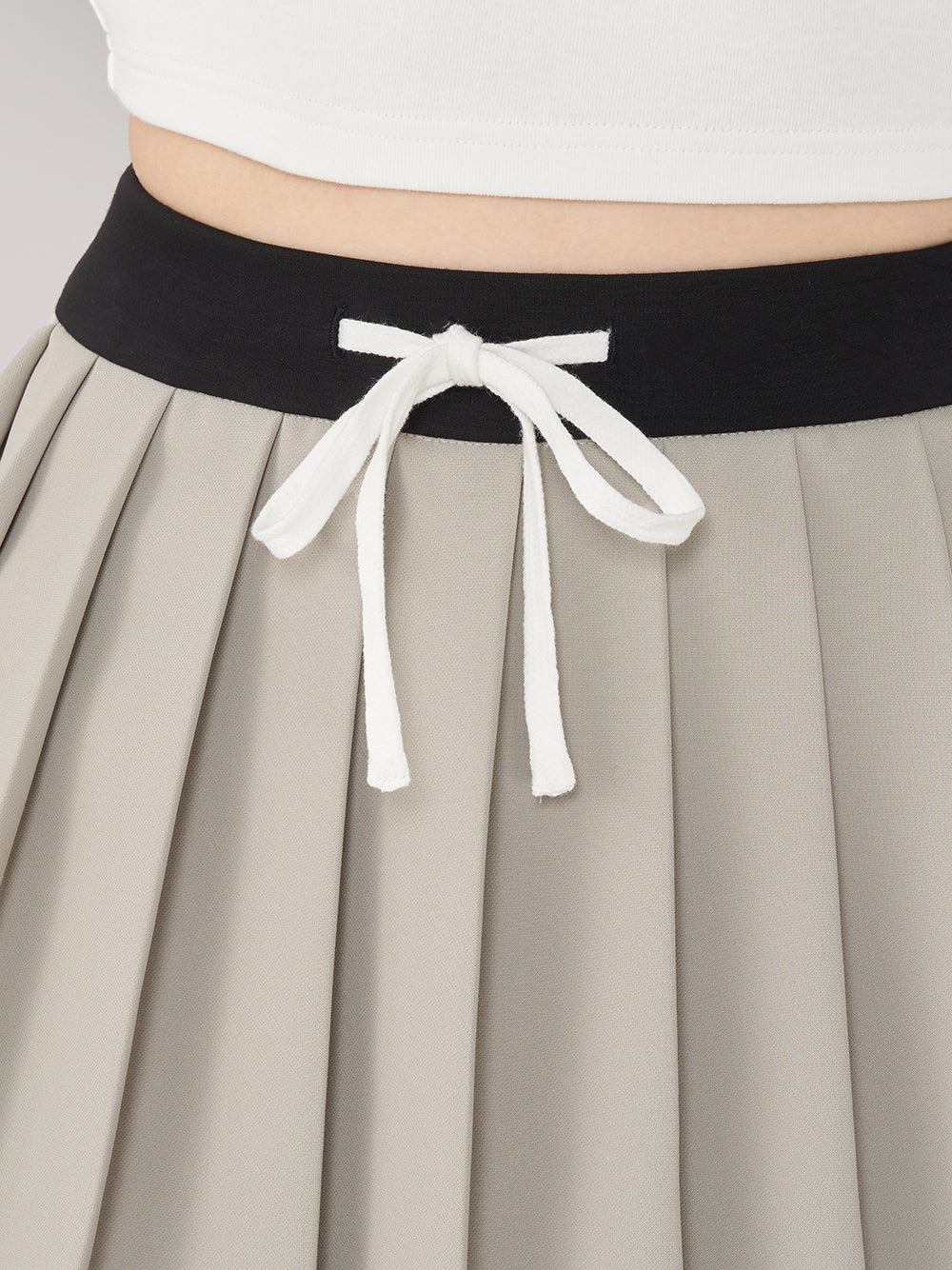 モデル:165cm(着用サイズ:FREE 着用カラー:GRY)