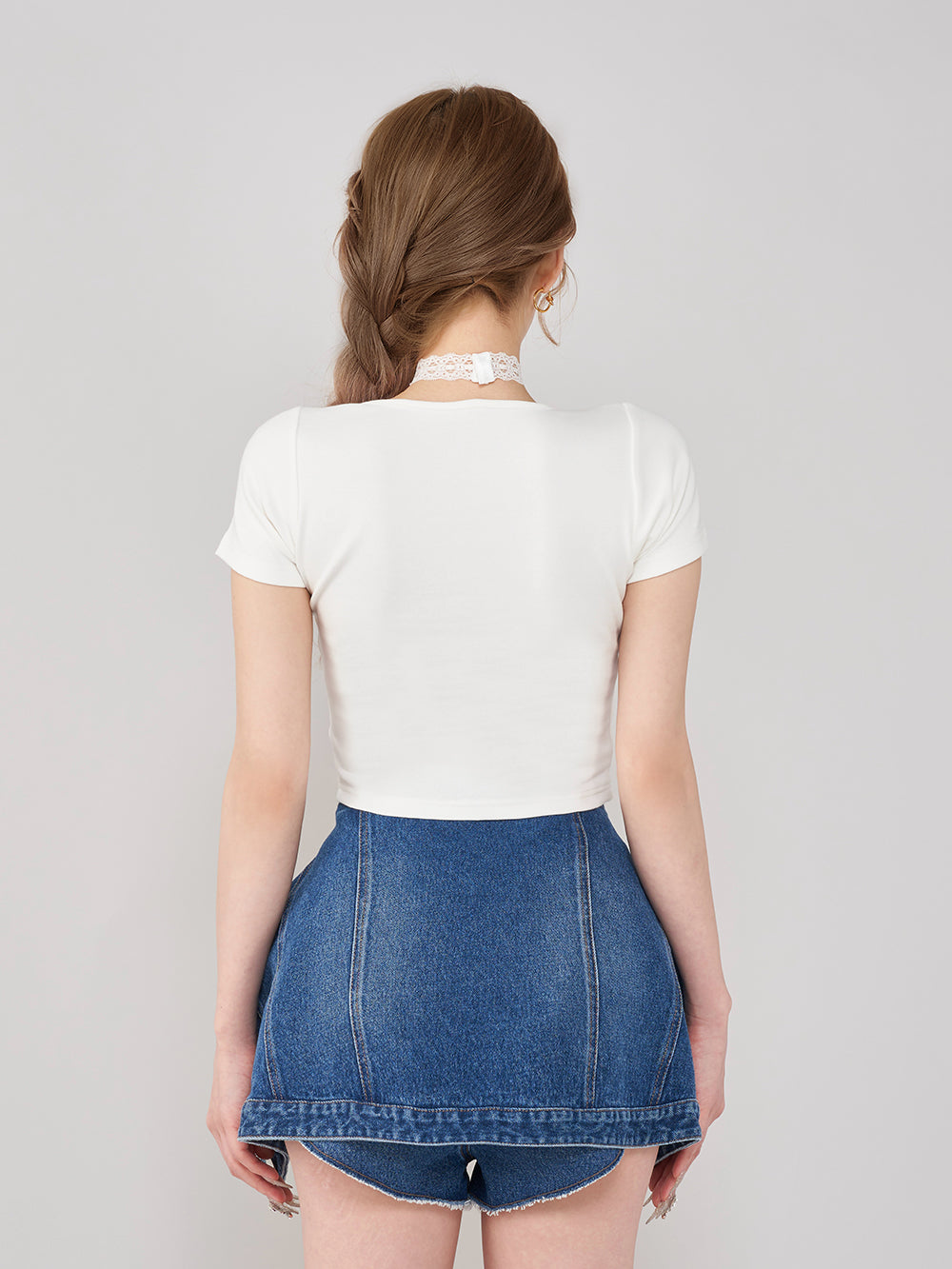 モデル:165cm(着用サイズ:FREE 着用カラー:WHT)