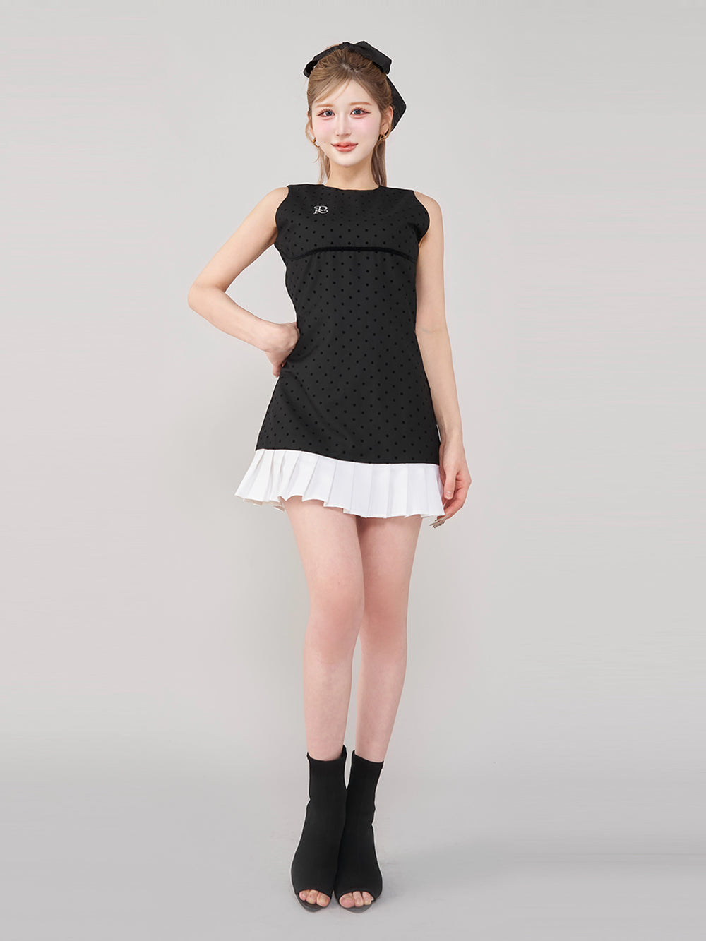 モデル:165cm(着用サイズ:FREE 着用カラー:BLK)
