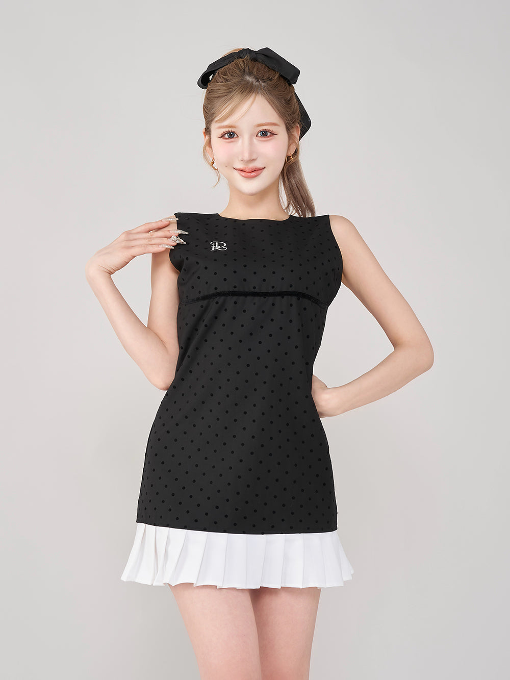 モデル:165cm(着用サイズ:FREE 着用カラー:BLK)