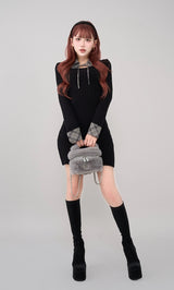 モデル:165cm(着用サイズ:FREE 着用カラー:BLK)