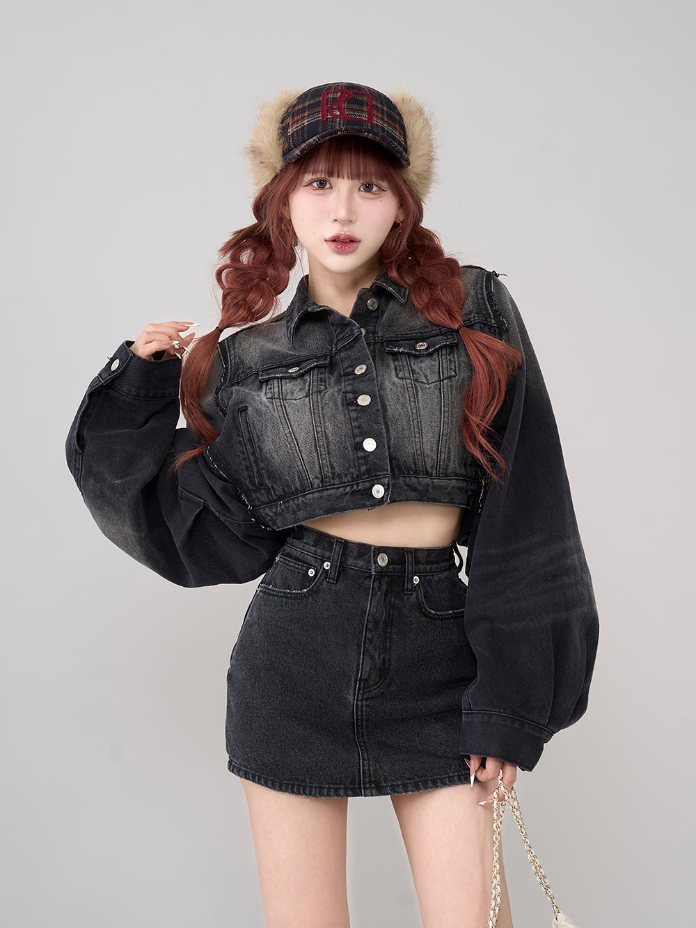 モデル:165cm(着用サイズ:FREE 着用カラー:BLK)