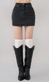 モデル:165cm(着用サイズ:S 着用カラー:BLK)