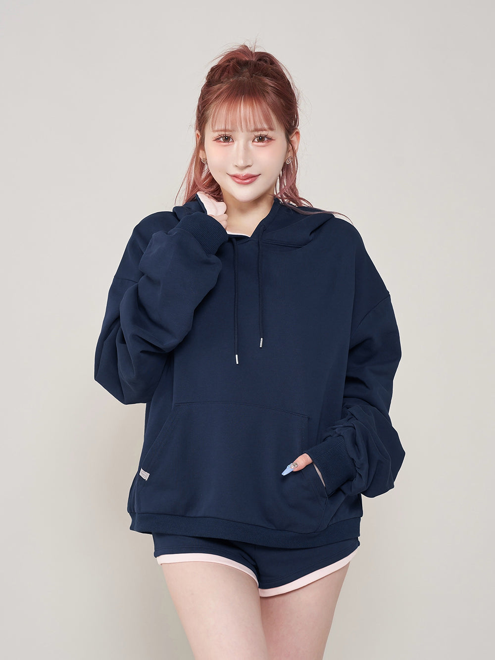 モデル:165cm(着用サイズ:FREE 着用カラー:NVY)