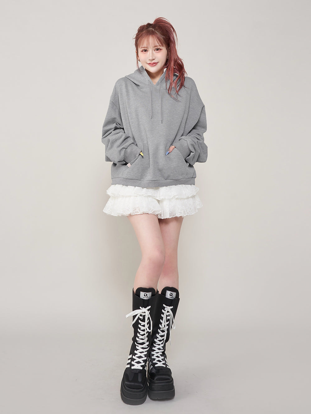 モデル:165cm(着用サイズ:FREE 着用カラー:GRY)