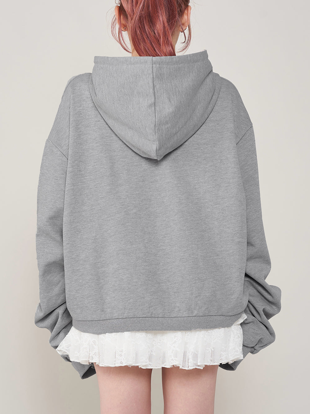 モデル:165cm(着用サイズ:FREE 着用カラー:GRY)