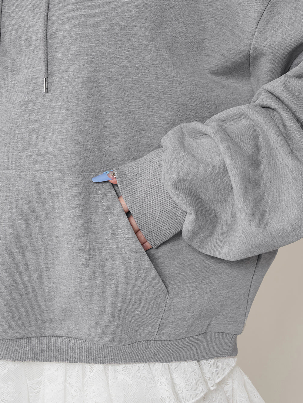 モデル:165cm(着用サイズ:FREE 着用カラー:GRY)