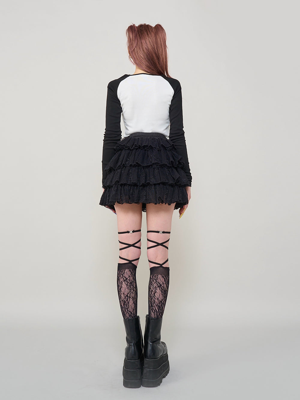 モデル:165cm(着用サイズ:FREE 着用カラー:WHT)