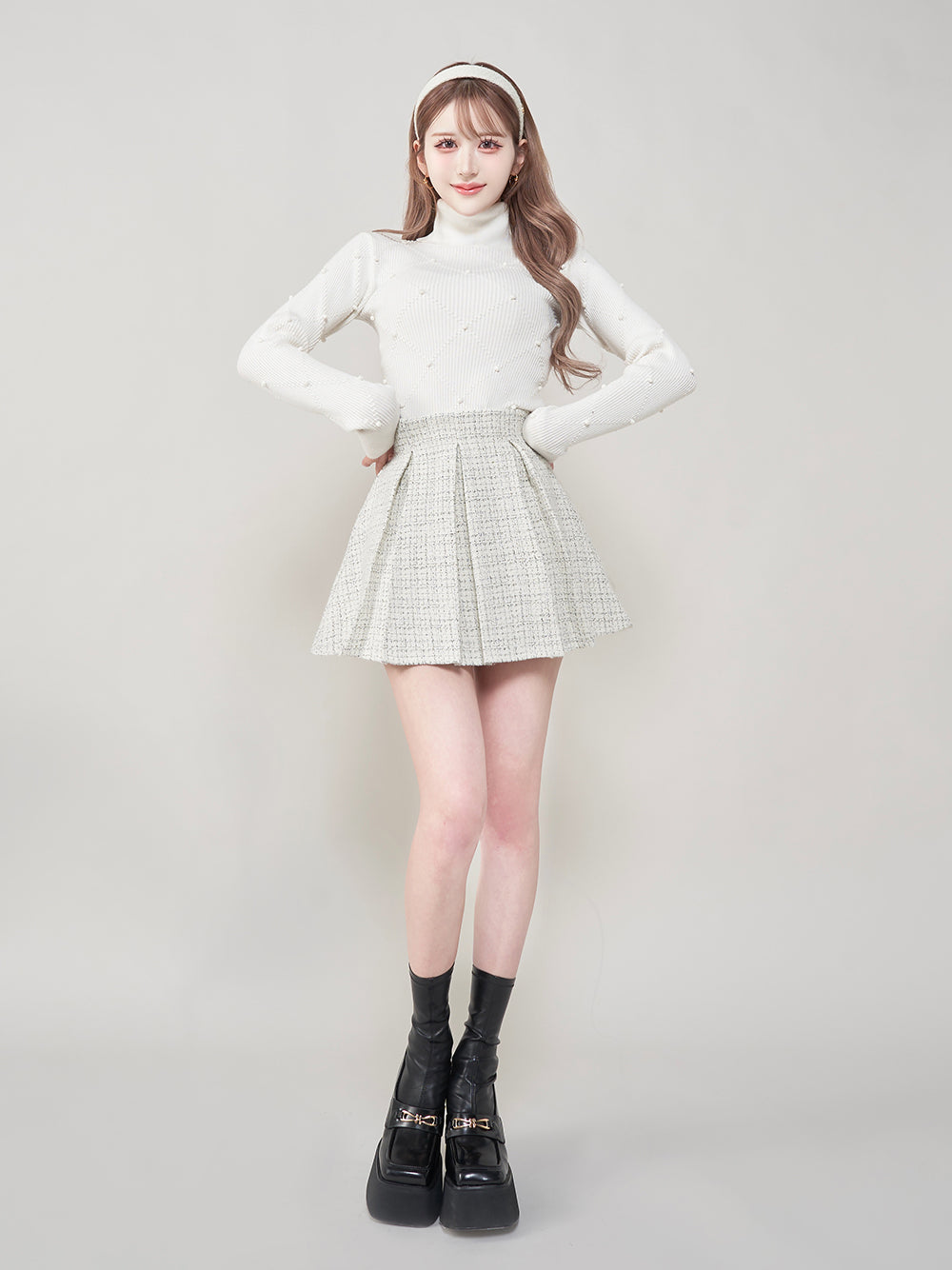 モデル:165cm(着用サイズ:S 着用カラー:WHT)