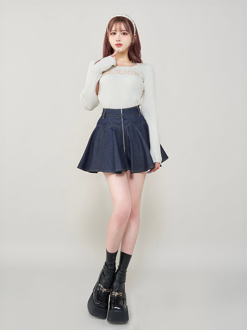 モデル:165cm(着用サイズ:FREE 着用カラー:WHT)