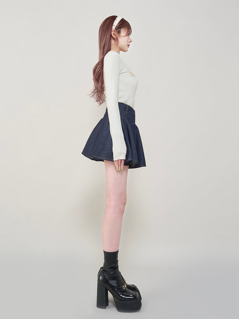 モデル:165cm(着用サイズ:FREE 着用カラー:WHT)
