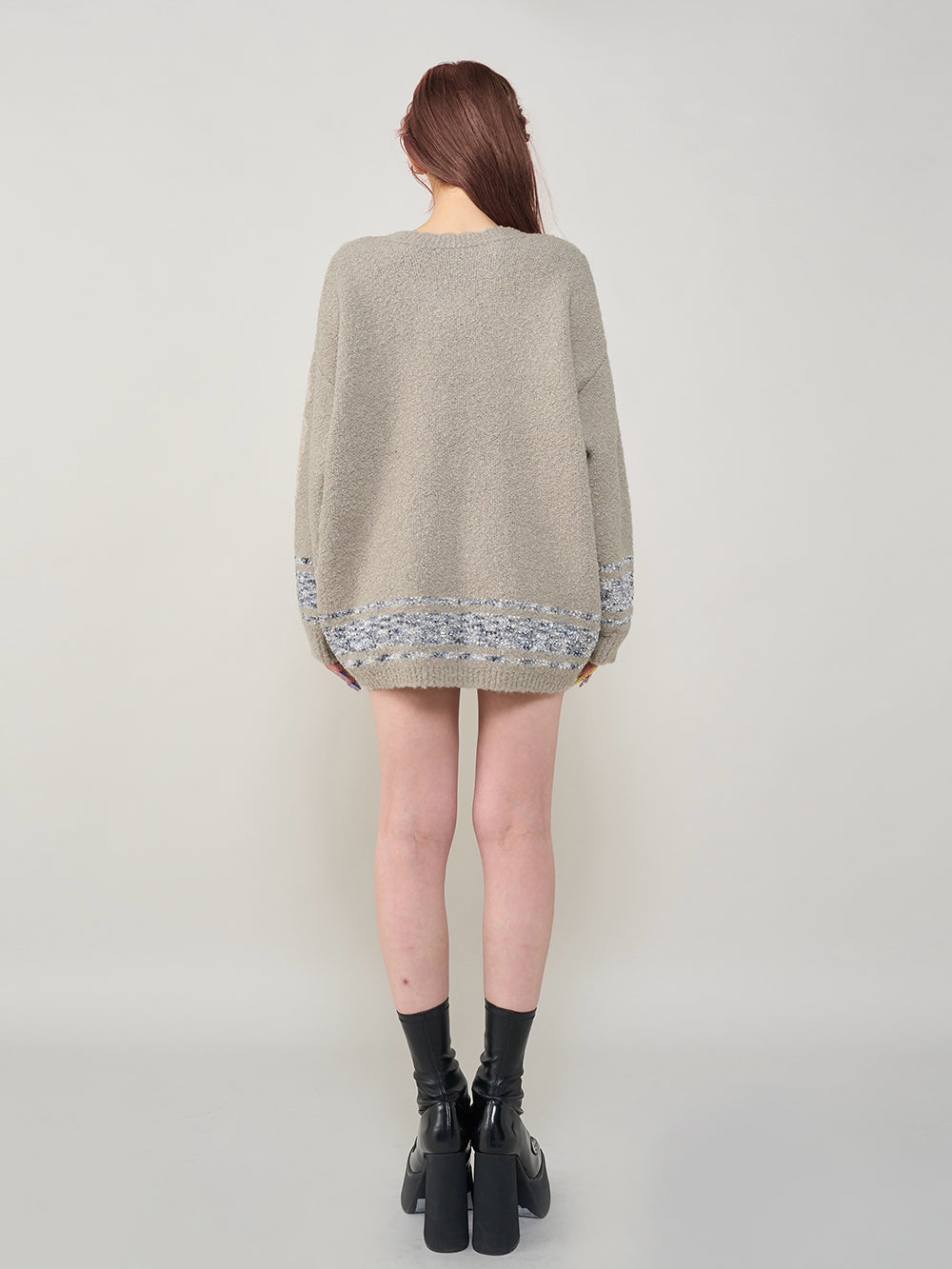 モデル:165cm(着用サイズ:FREE 着用カラー:GRY)