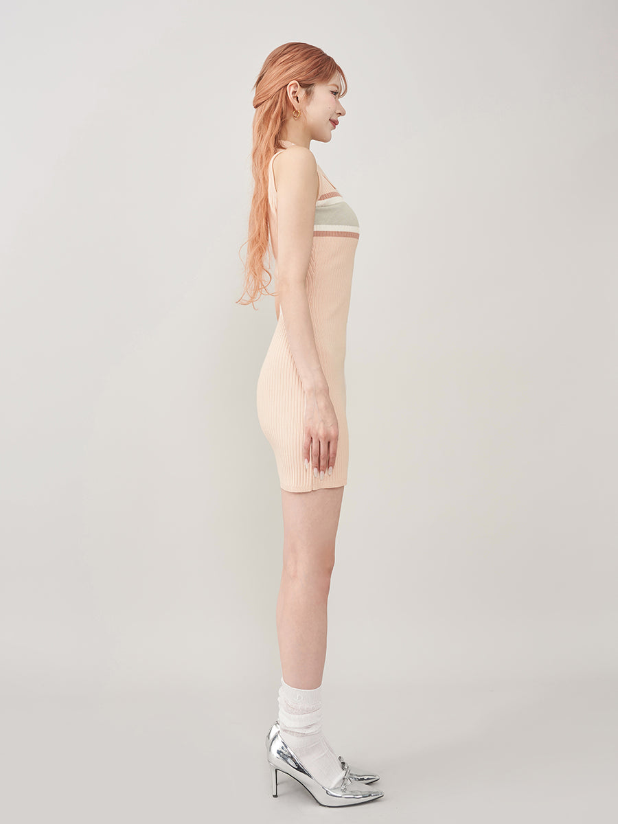 モデル:165cm(着用サイズ:FREE 着用カラー:PNK)