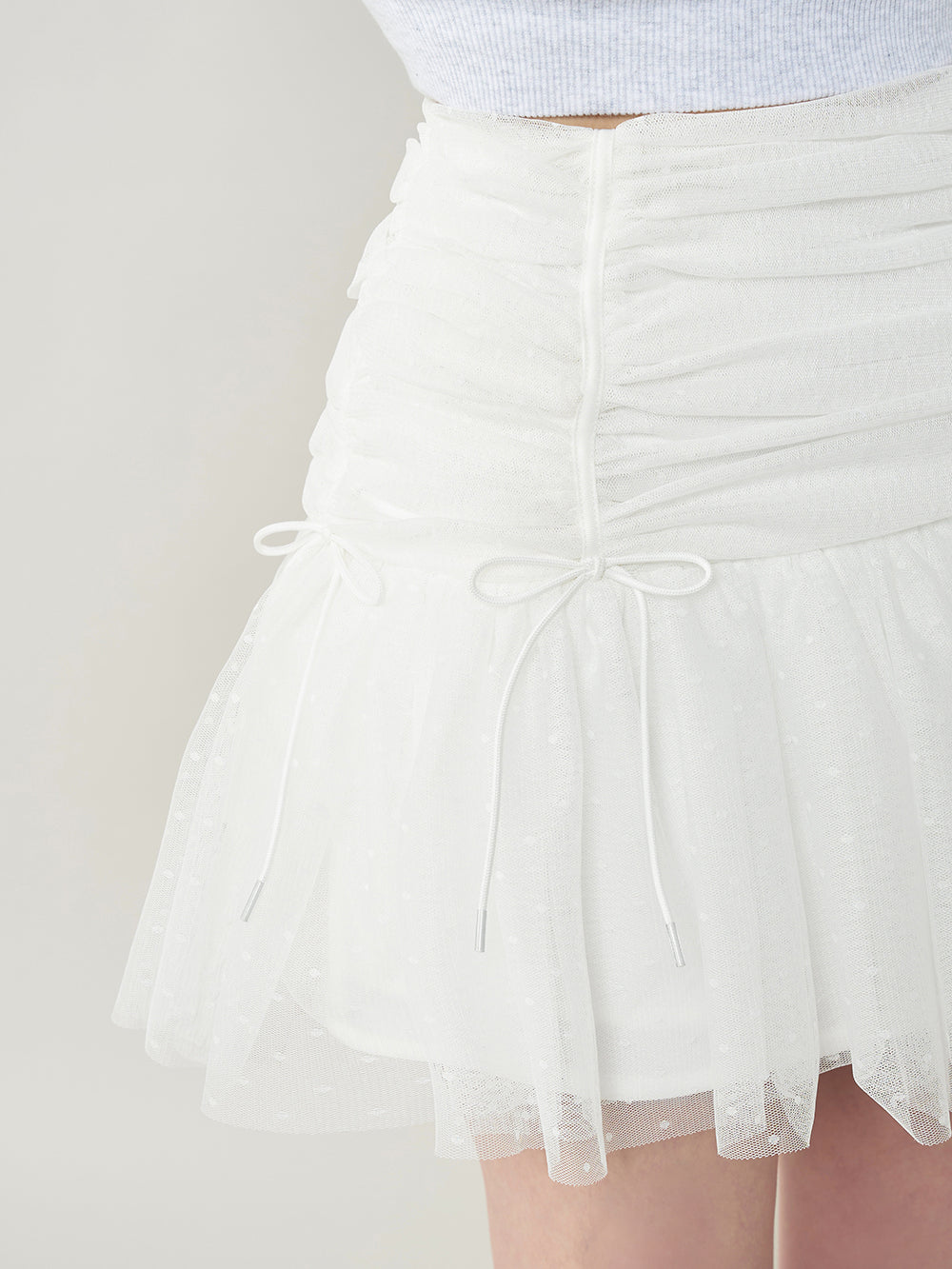 モデル:165cm(着用サイズ:S 着用カラー:WHT)