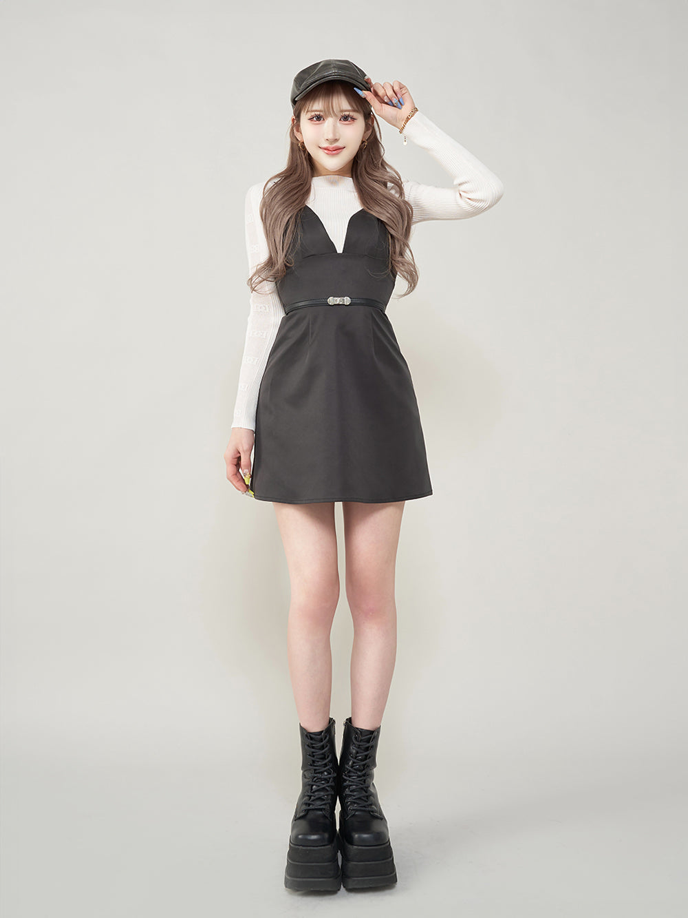 モデル:165cm(着用サイズ:FREE 着用カラー:BLK)