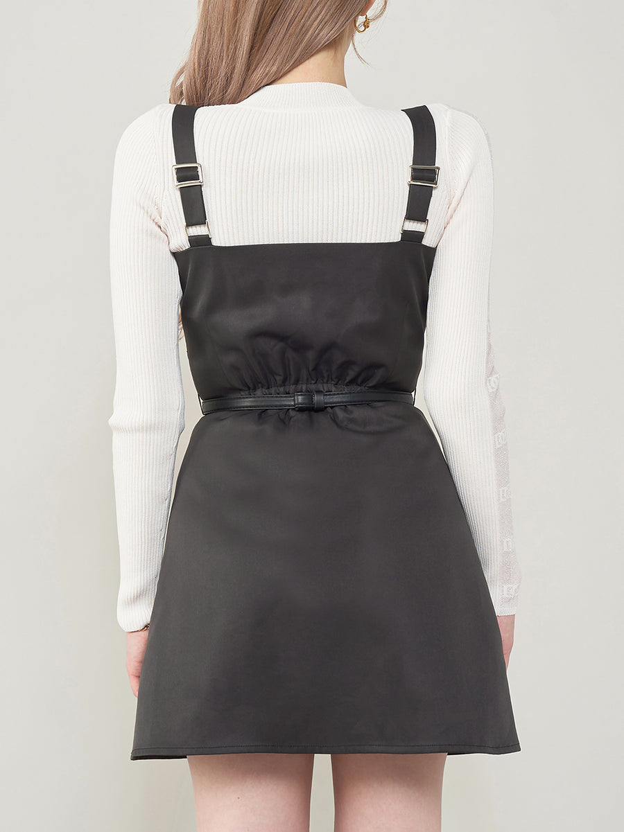 モデル:165cm(着用サイズ:FREE 着用カラー:BLK)