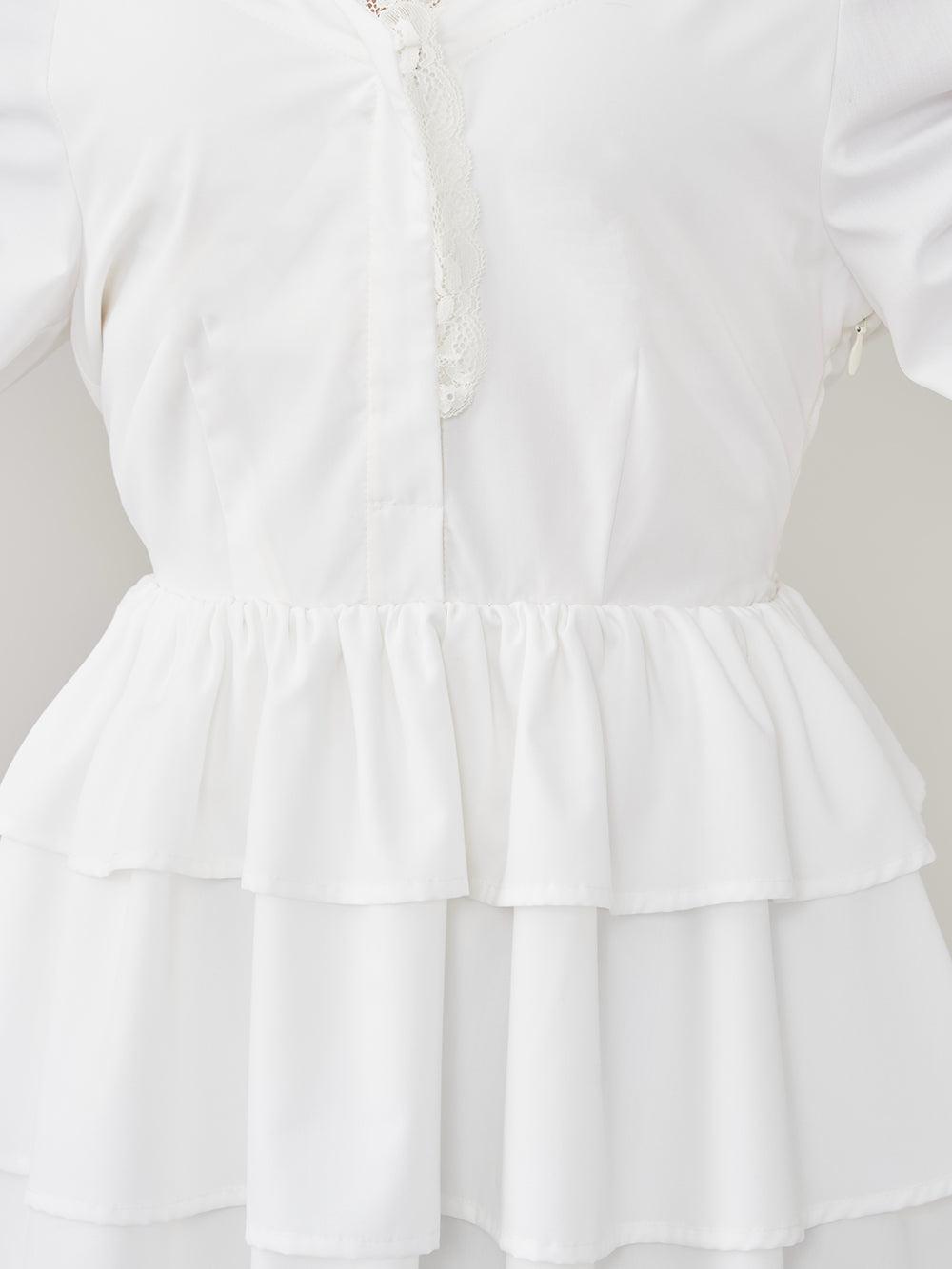 モデル:165cm(着用サイズ:FREE 着用カラー:WHT)