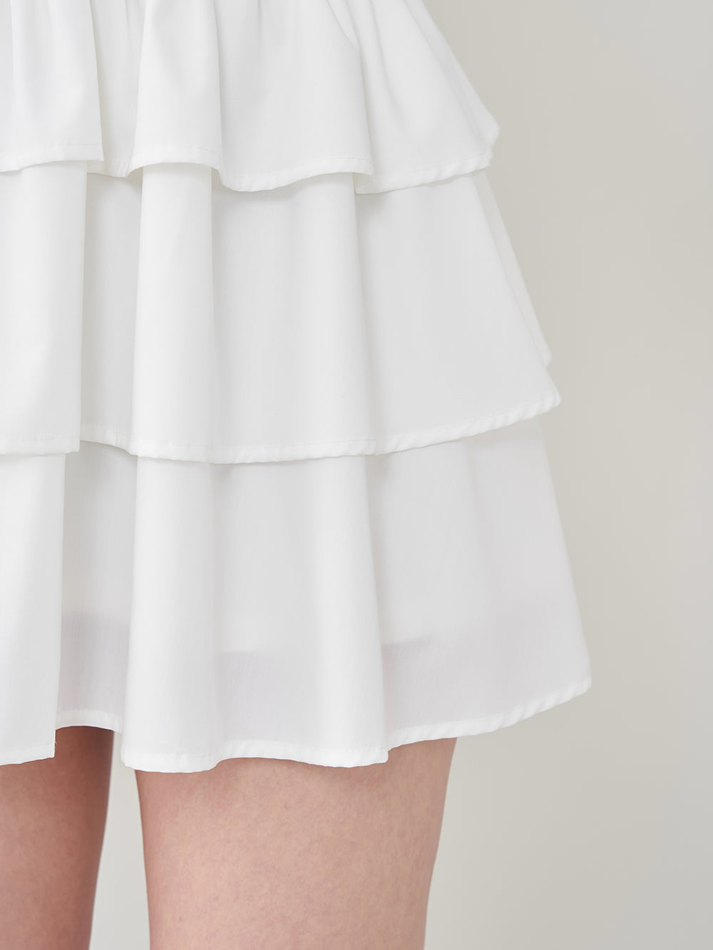 モデル:165cm(着用サイズ:FREE 着用カラー:WHT)